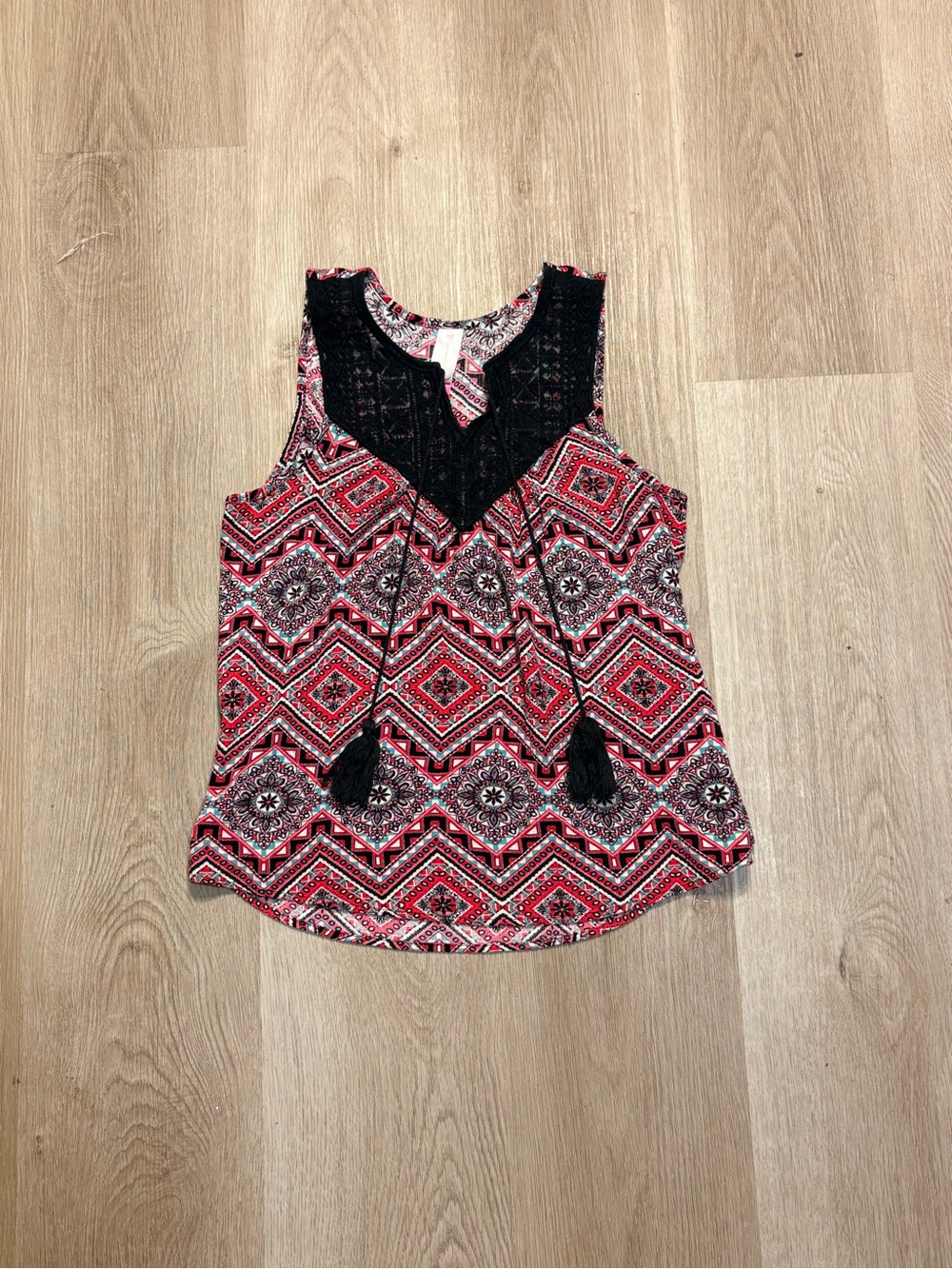 No Boundaries Pink & Blue Blouse Size Medium Lace Details w/ Tassles Geometric